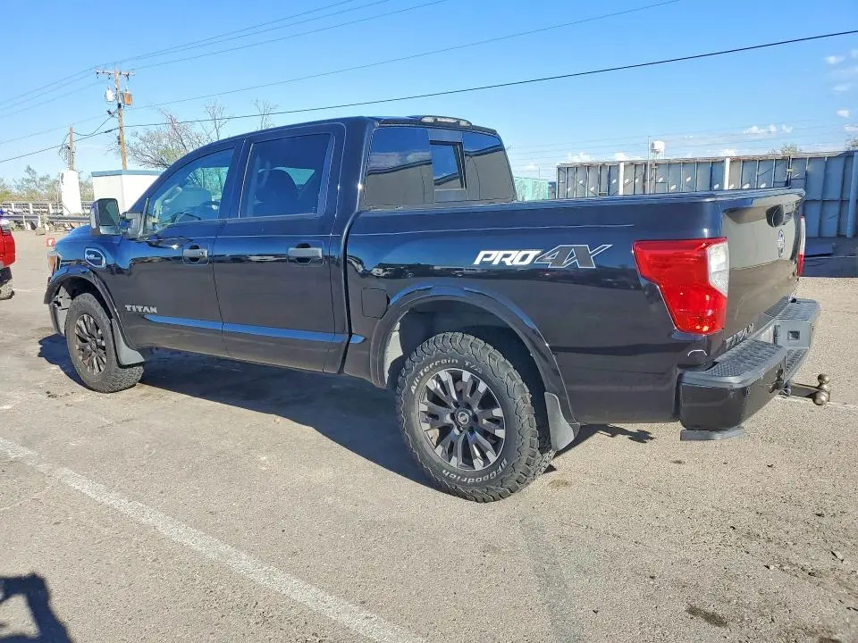 2017 NISSAN TITAN PRO-4X  