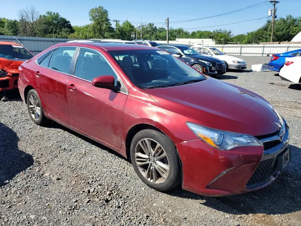 2016 TOYOTA CAMRY SE  