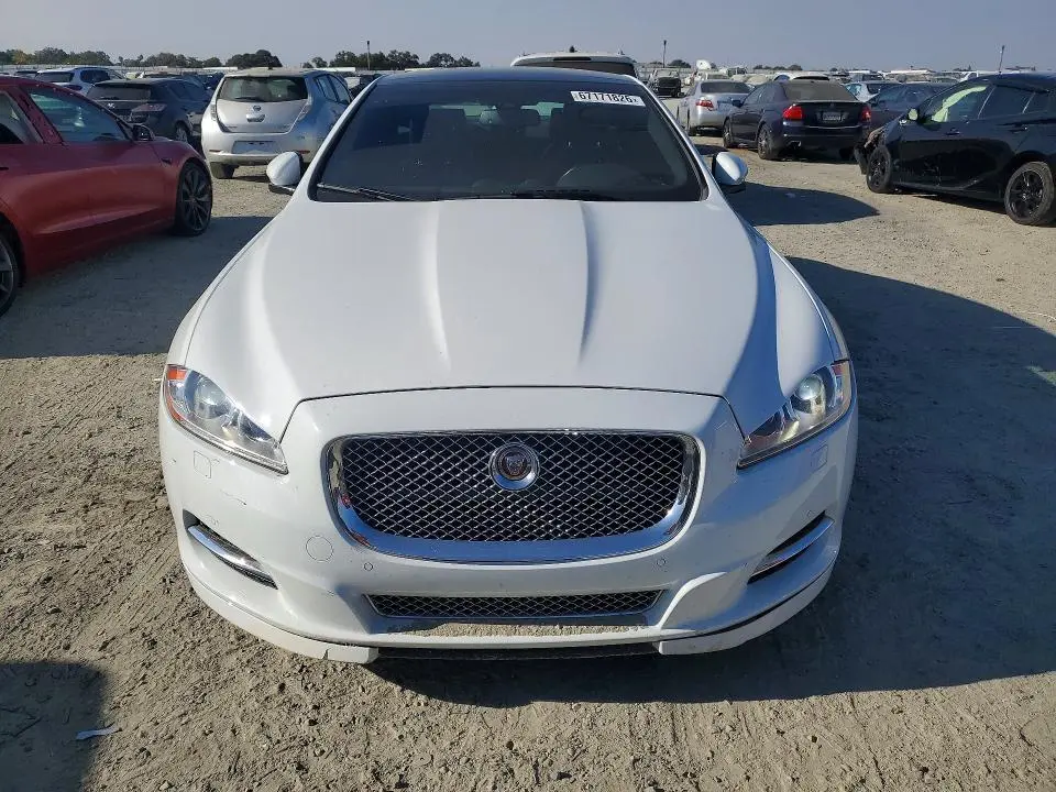 2015 JAGUAR XJ   