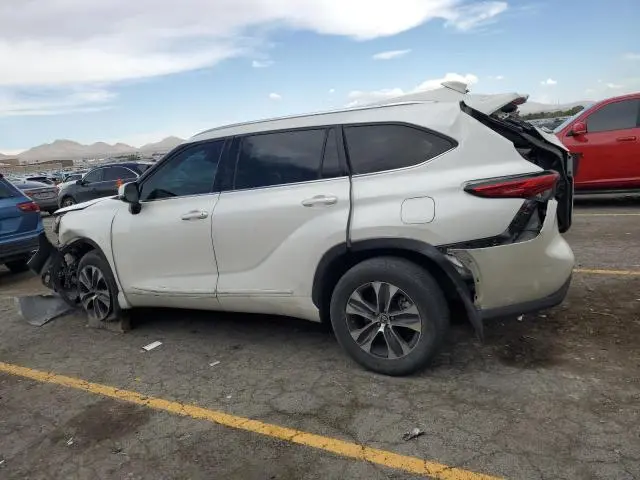 2021 TOYOTA HIGHLANDER XLE  