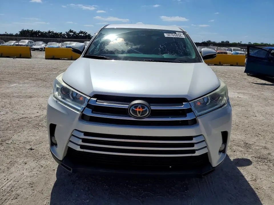 2019 TOYOTA HIGHLANDER LE PLUS  