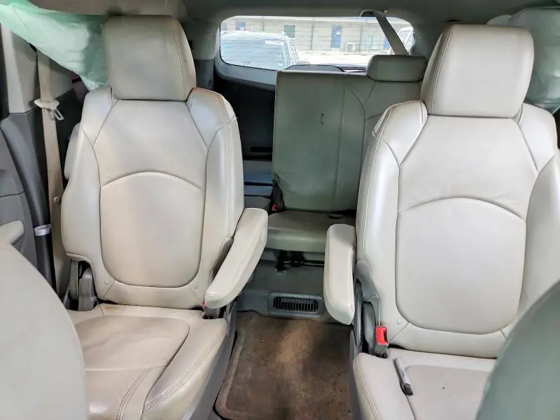 2012 CHEVROLET TRAVERSE LT  