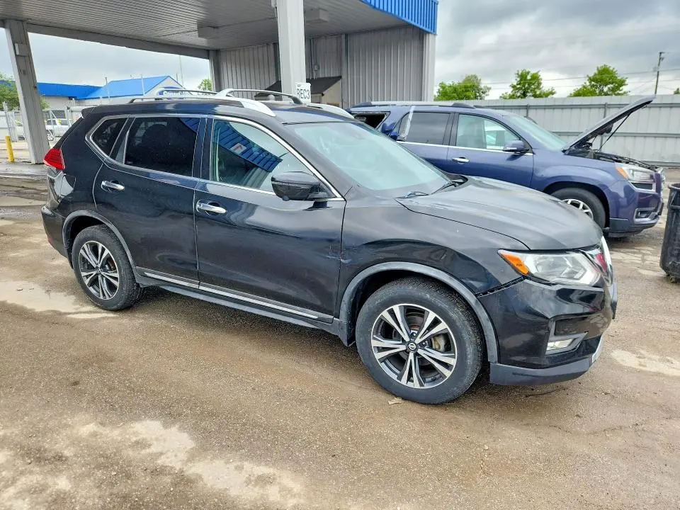 2017 NISSAN ROGUE SL  