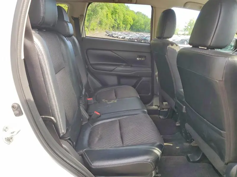 2015 MITSUBISHI OUTLANDER SE  