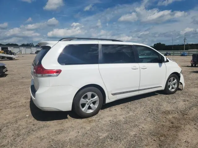 2013 TOYOTA SIENNA LE  