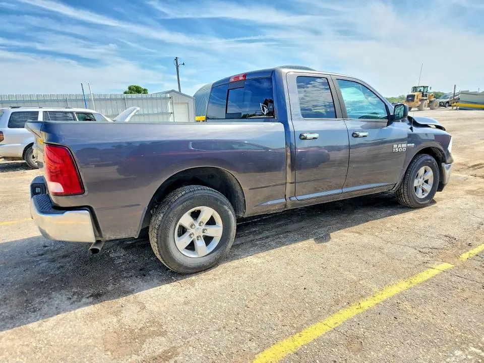 2017 RAM 1500 SLT  