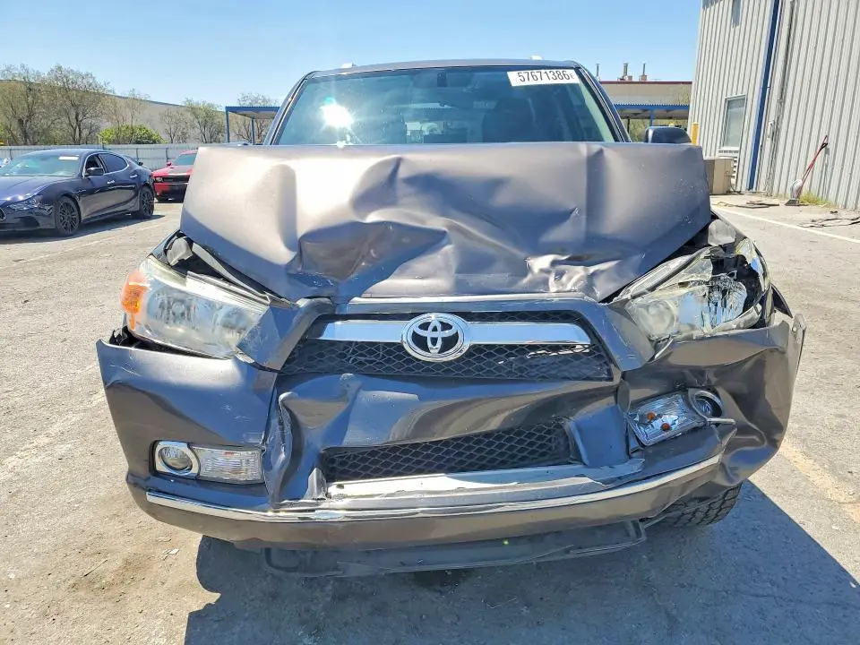 2013 TOYOTA 4RUNNER SR5  