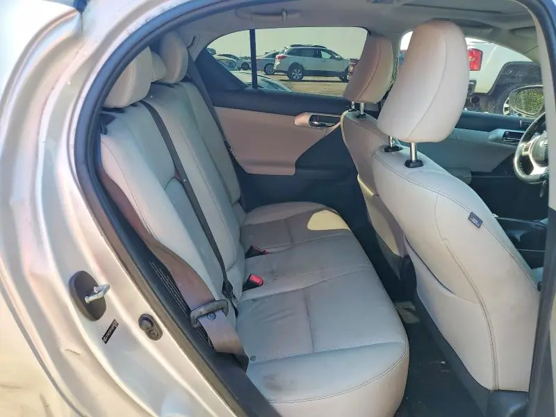 2011 LEXUS CT 200  