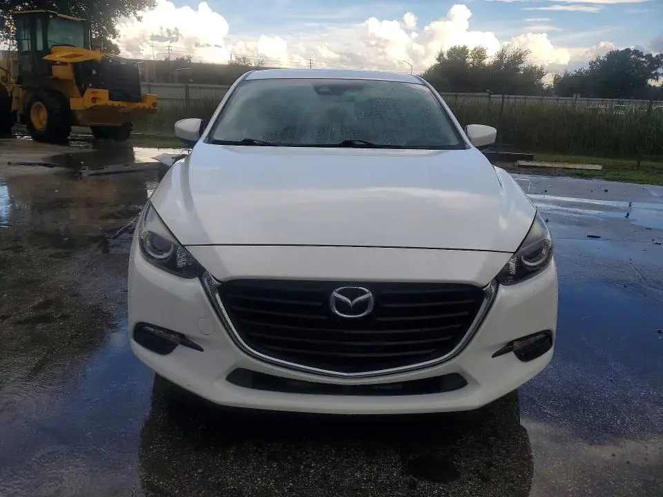 2018 MAZDA 3 TOURING  