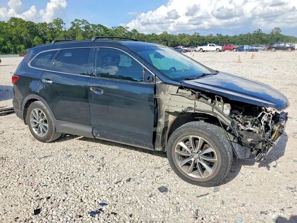 2017 HYUNDAI SANTA FE SE  