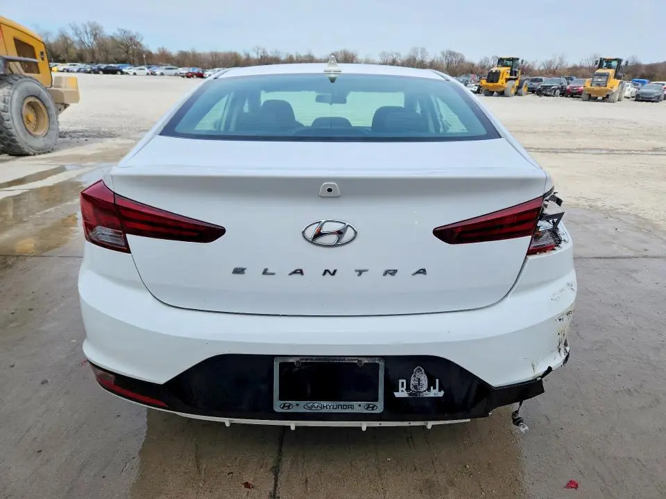 2020 HYUNDAI ELANTRA SEL  