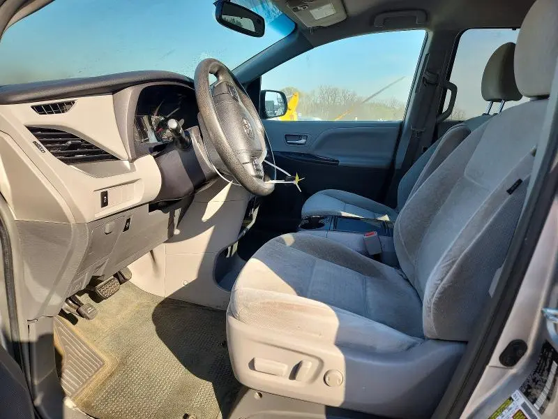 2017 TOYOTA SIENNA LE 8-PASSENGER  