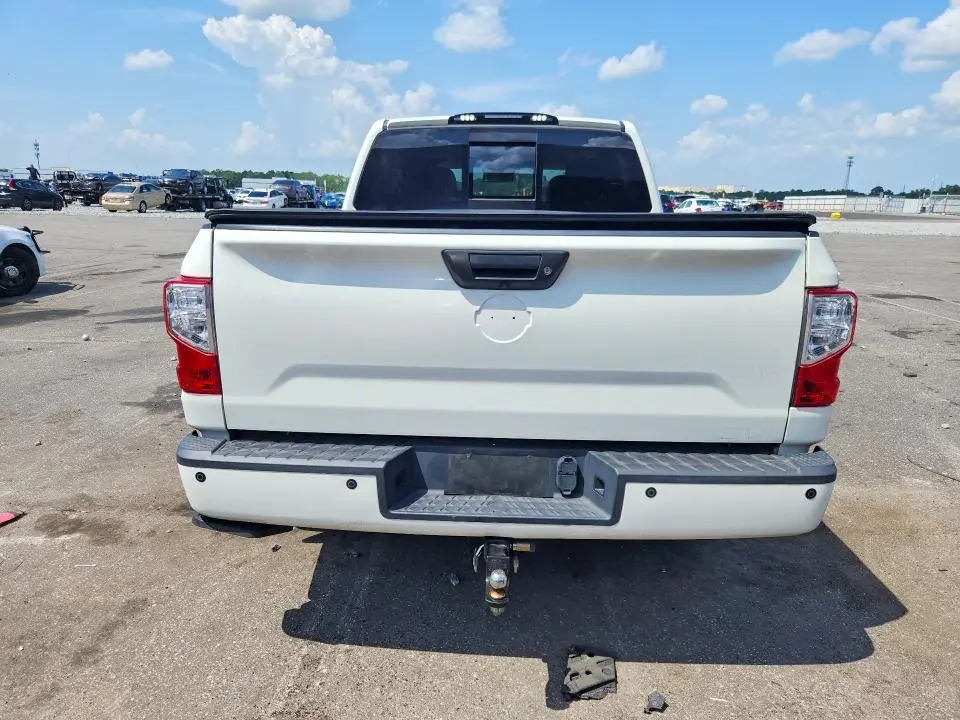 2019 NISSAN TITAN SV  