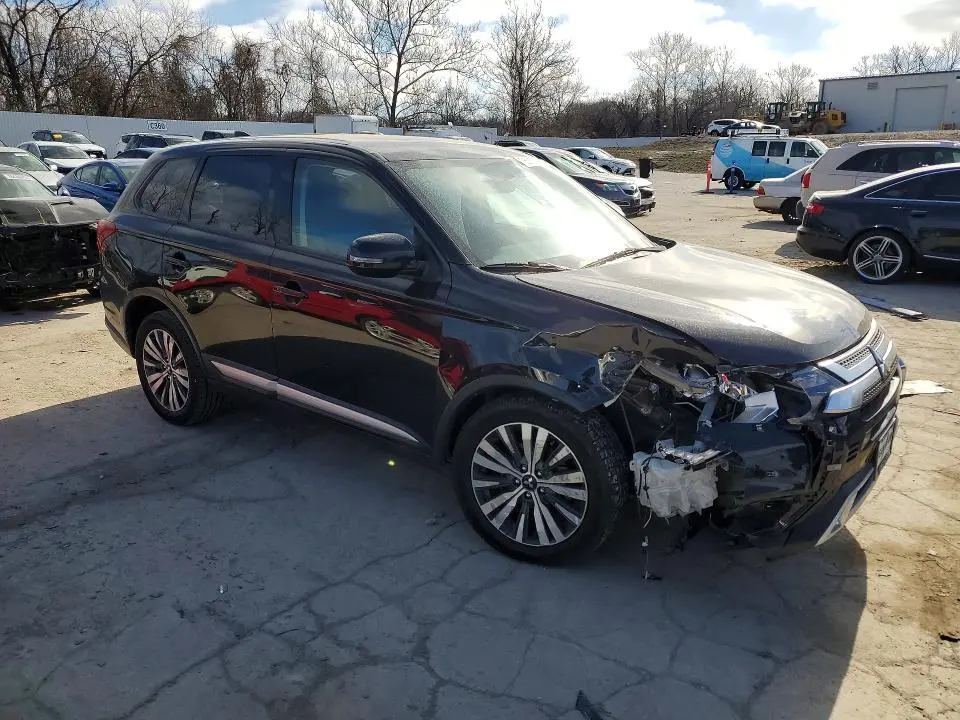 2019 MITSUBISHI OUTLANDER SE  