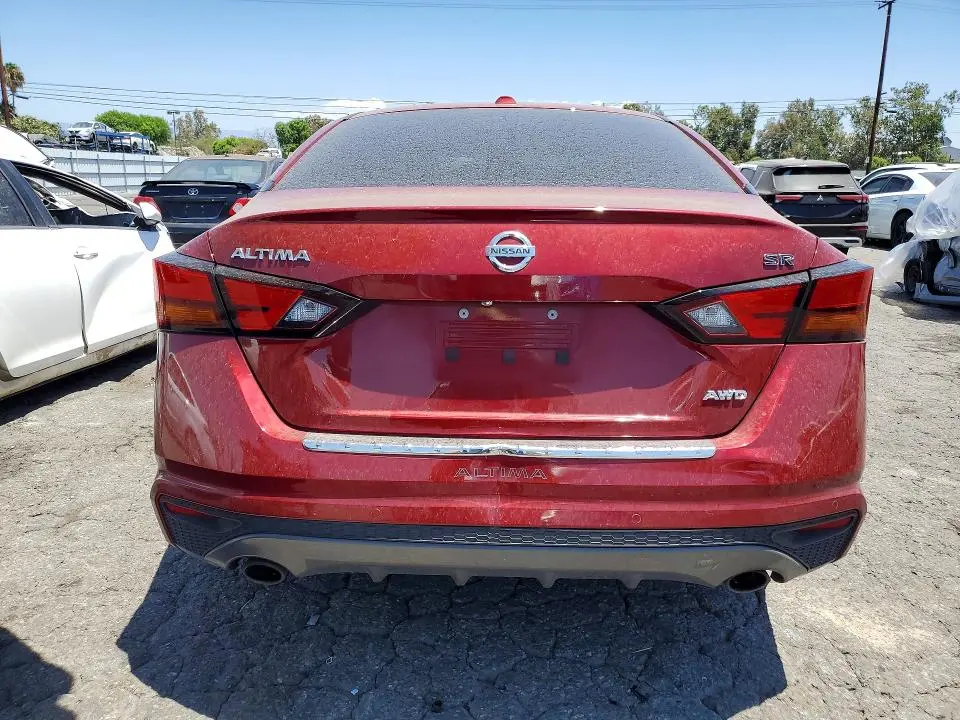 2022 NISSAN ALTIMA SR  