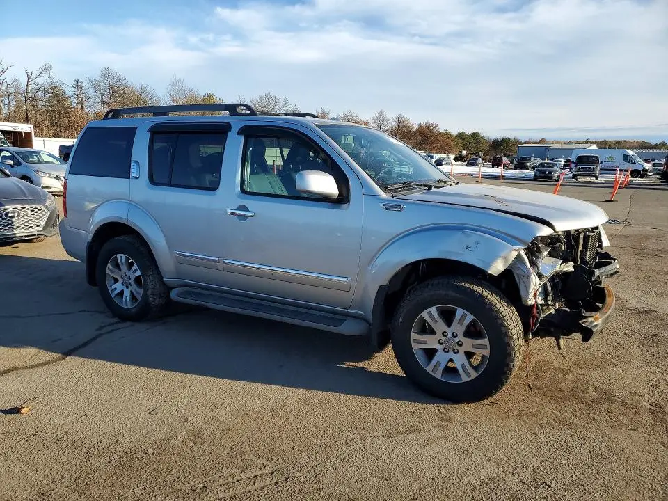 2011 NISSAN PATHFINDER S  
