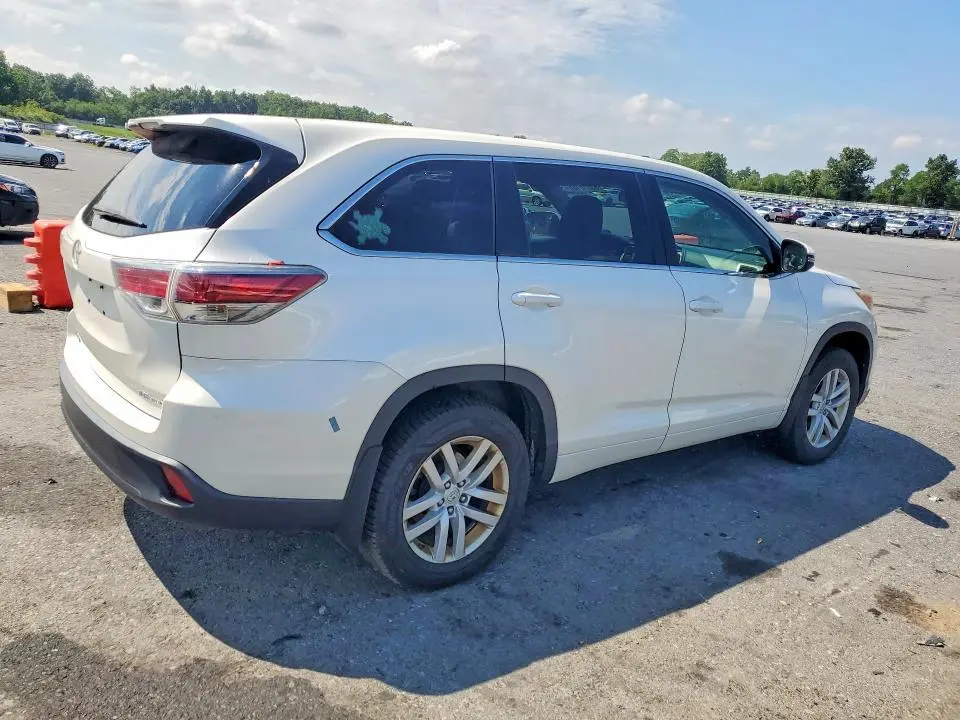 2015 TOYOTA HIGHLANDER LE  
