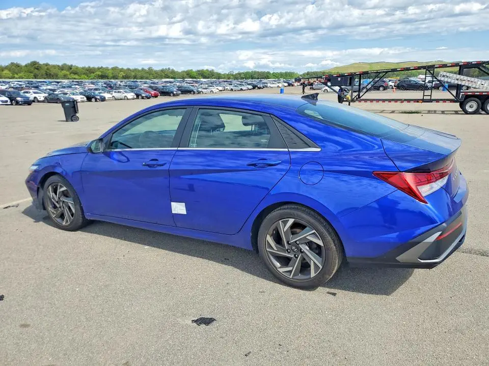 2024 HYUNDAI ELANTRA SEL  