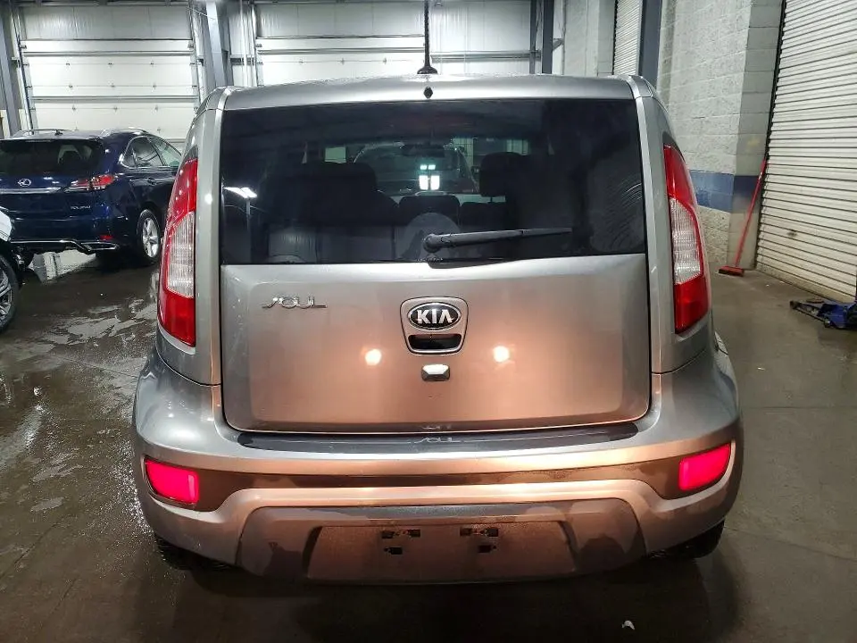 2013 KIA SOUL +  