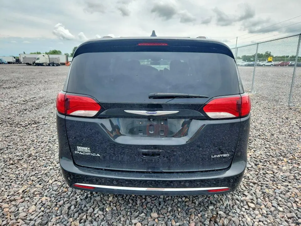 2019 CHRYSLER PACIFICA LIMITED  