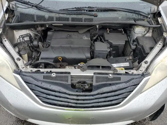2011 TOYOTA SIENNA LE  