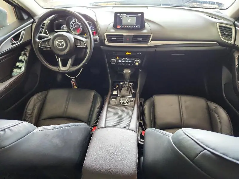 2017 MAZDA 3 TOURING  
