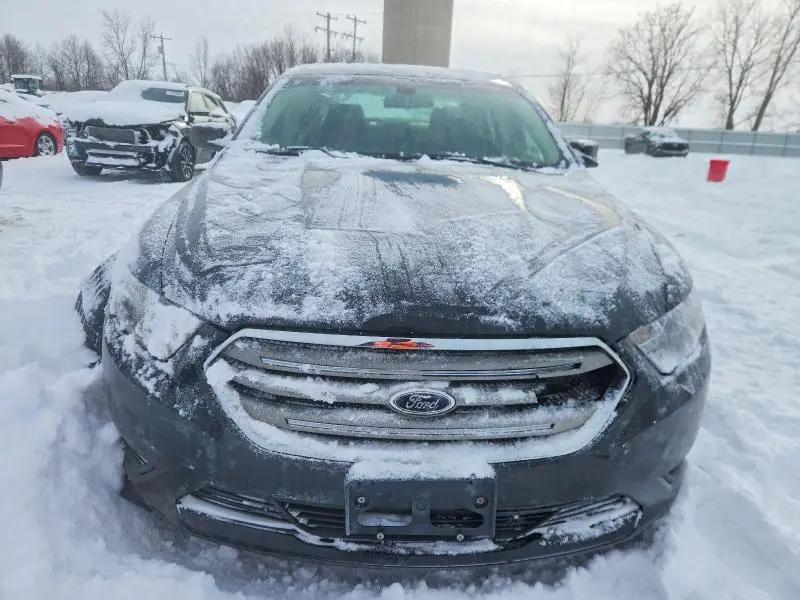 2013 FORD TAURUS SE  