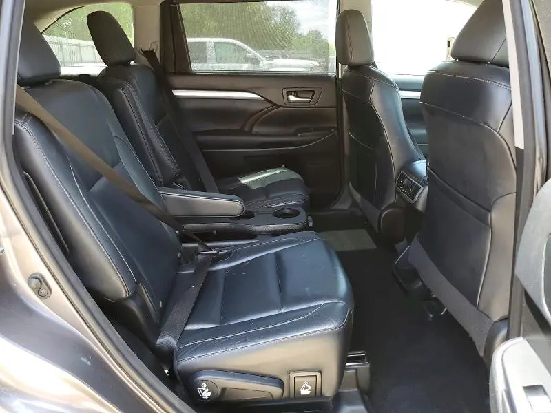 2015 TOYOTA HIGHLANDER XLE  