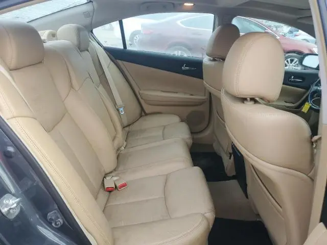 2011 NISSAN MAXIMA S  