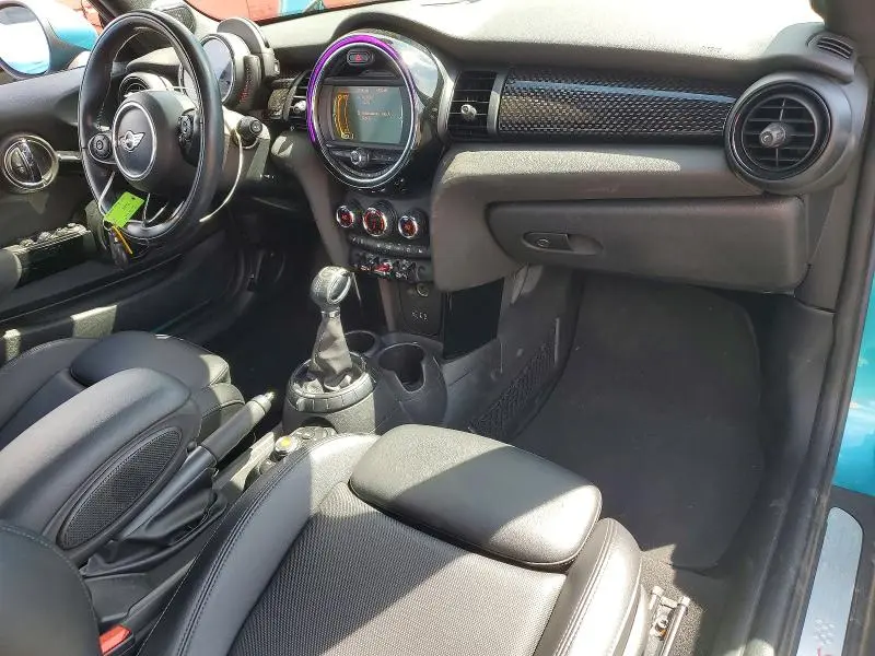 2017 MINI COOPER S  