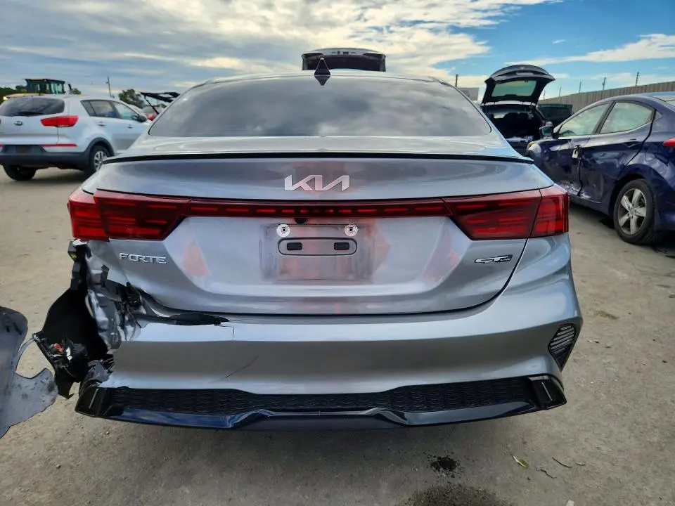 2023 KIA FORTE GT LINE  
