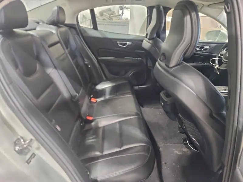 2019 VOLVO S60 T6 MOMENTUM  