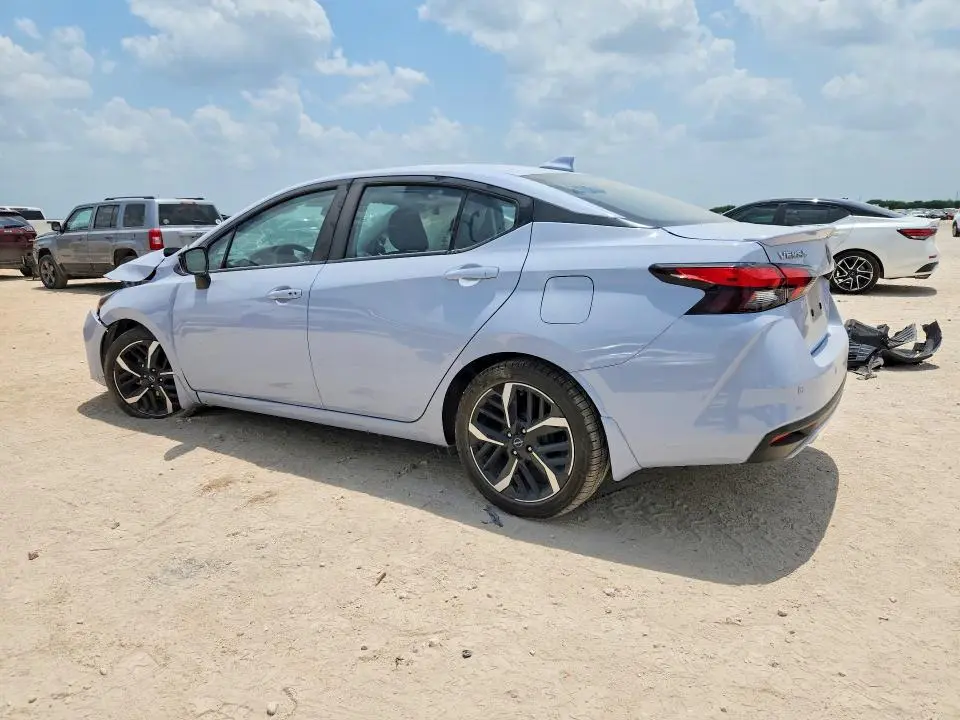 2023 NISSAN VERSA SR  