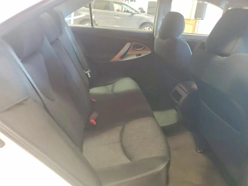 2011 TOYOTA CAMRY SE  