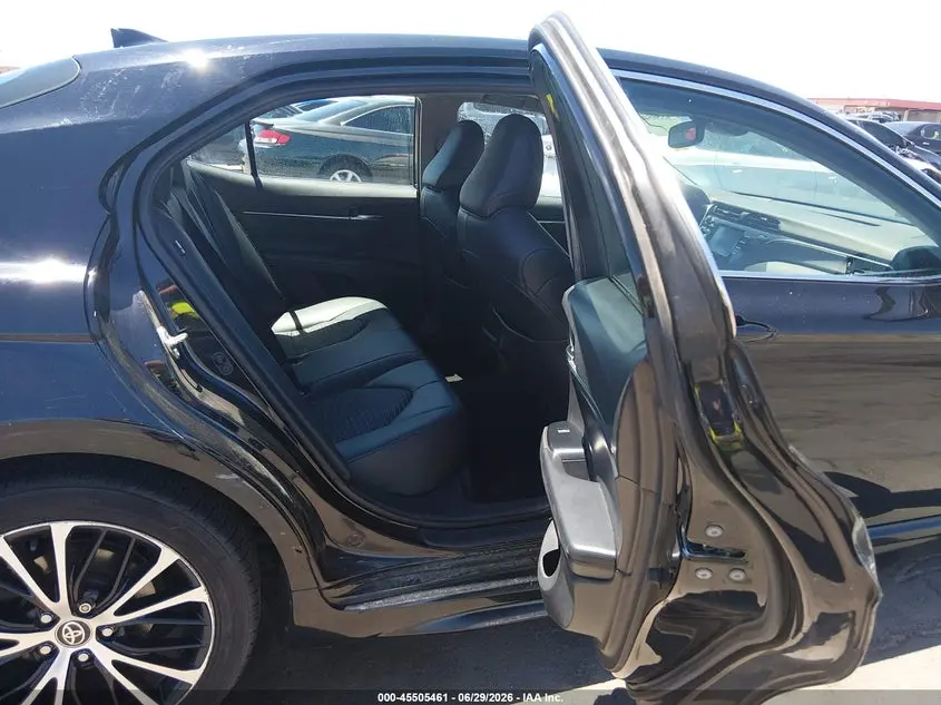 2020 TOYOTA CAMRY SE AWD