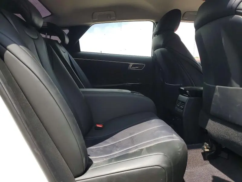 2018 TOYOTA MIRAI BASE  