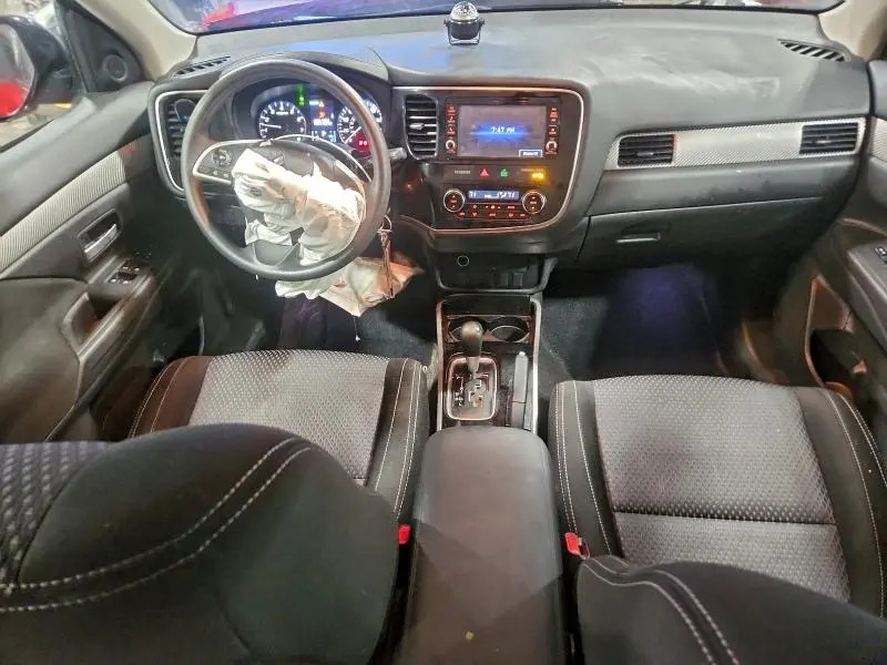 2018 MITSUBISHI OUTLANDER SE  