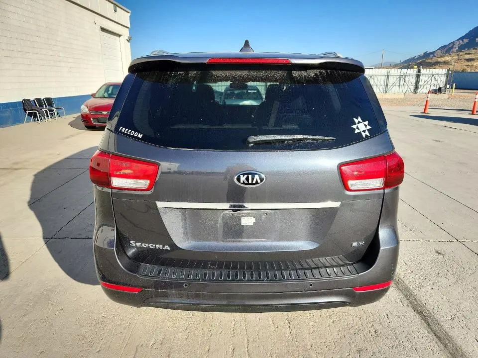 2017 KIA SEDONA EX  