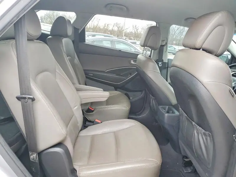 2017 HYUNDAI SANTA FE SE  