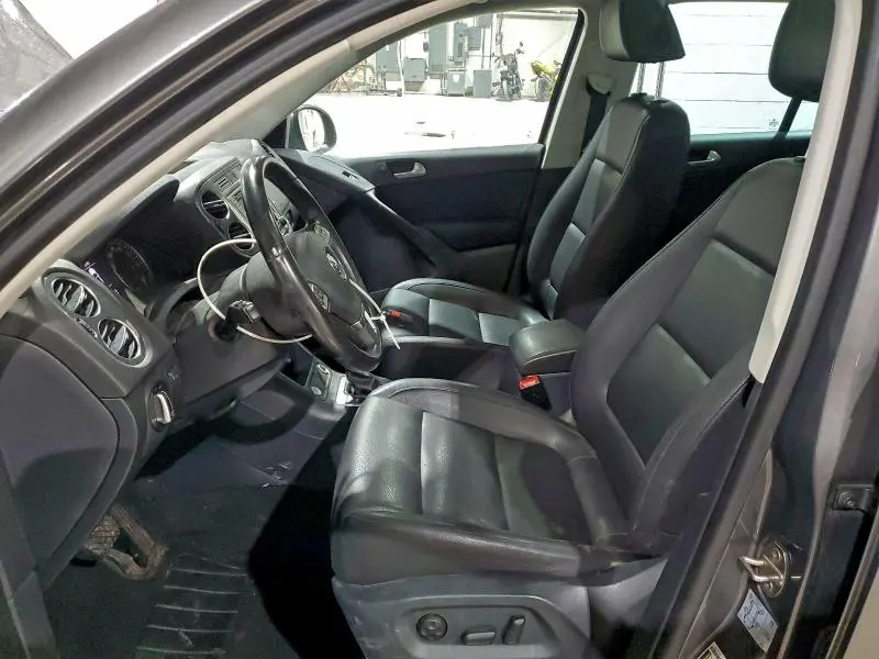 2016 VOLKSWAGEN TIGUAN S  