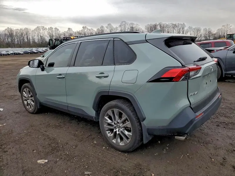 2022 TOYOTA RAV4 XLE PREMIUM  