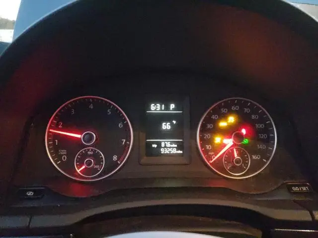 2010 VOLKSWAGEN JETTA SE  