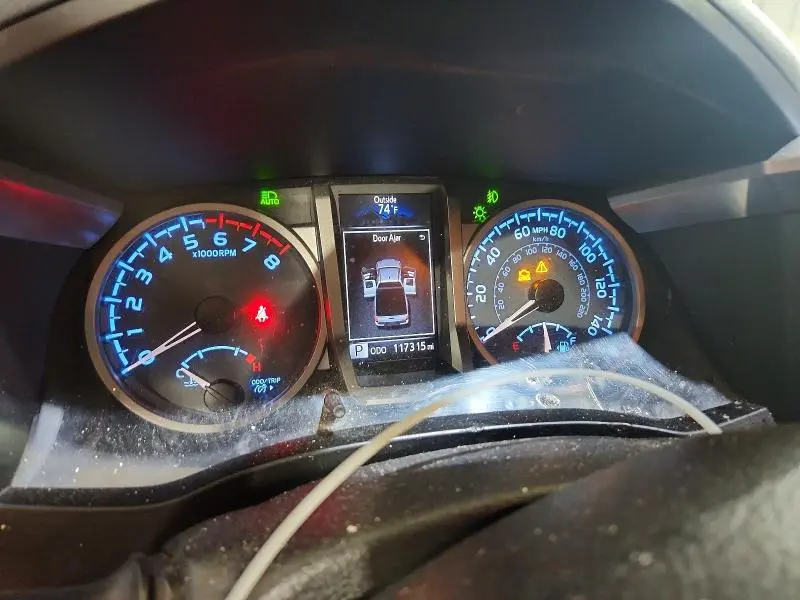 2019 TOYOTA TACOMA SR5  