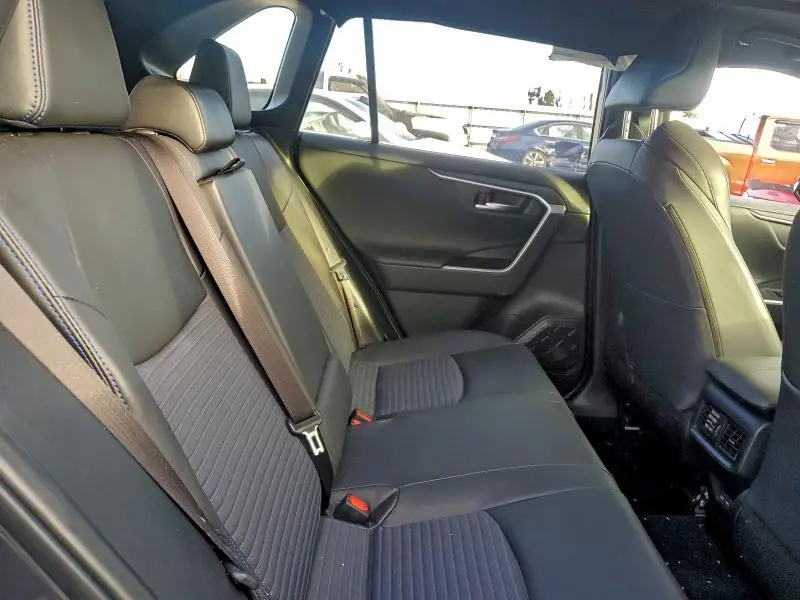 2025 TOYOTA RAV4 XSE  