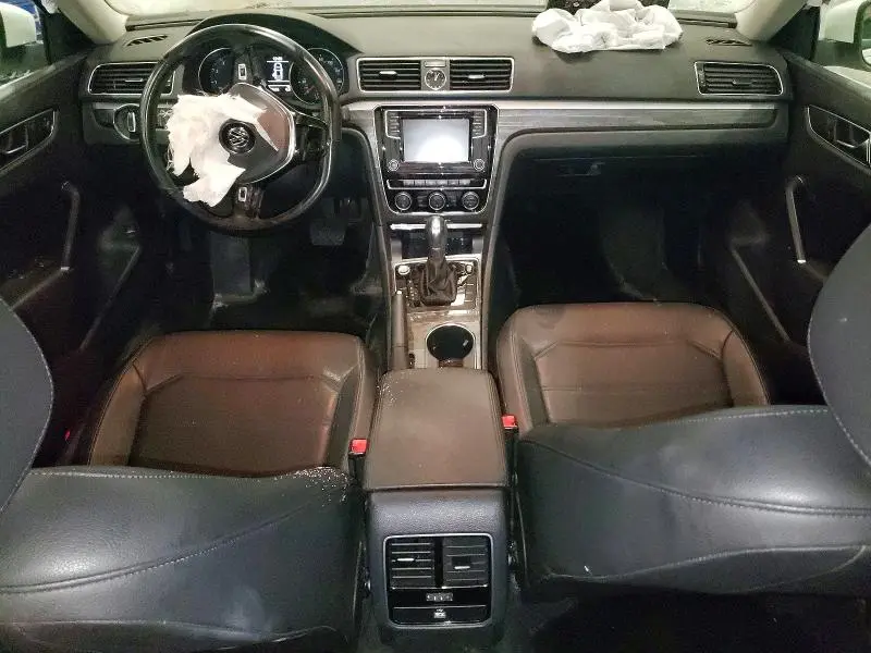 2017 VOLKSWAGEN PASSAT SE  