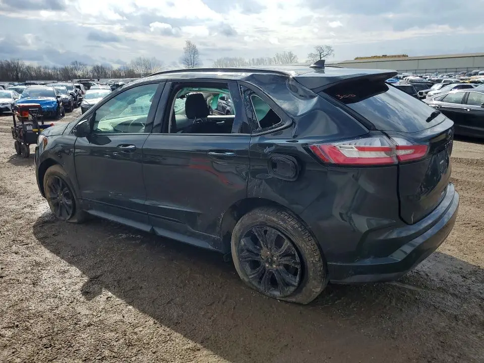 2022 FORD EDGE SE  