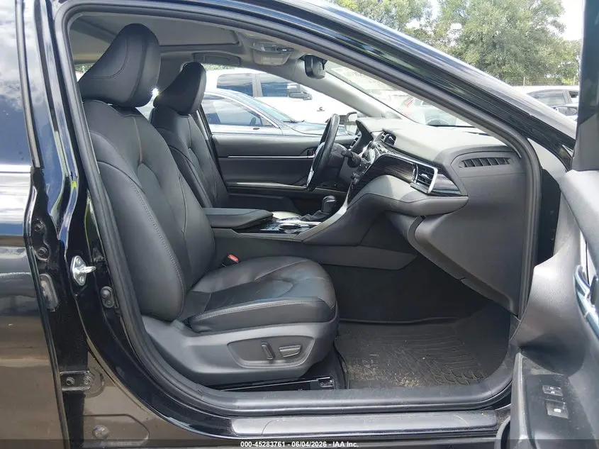 2020 TOYOTA CAMRY XLE HYBRID