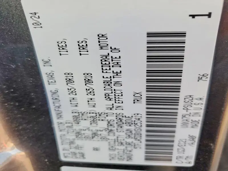 2025 TOYOTA TUNDRA SR5  