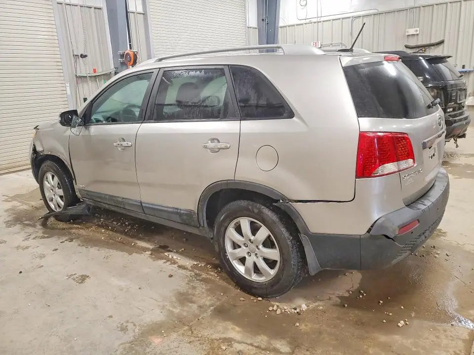 2013 KIA SORENTO LX  