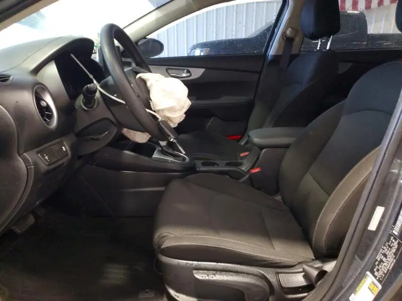 2023 KIA FORTE LX  